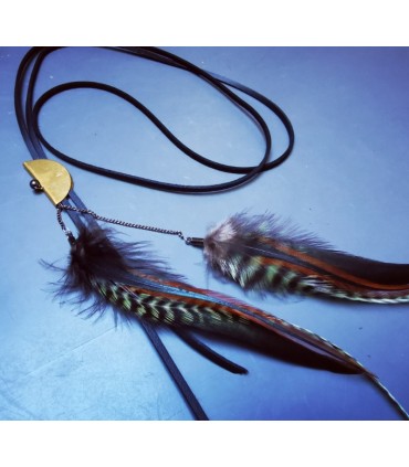 Sautoir en plumes naturelles, collection Quid